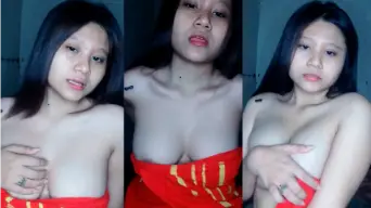 Alexa Buka Handuk, Dadanya Montok Menggoda
