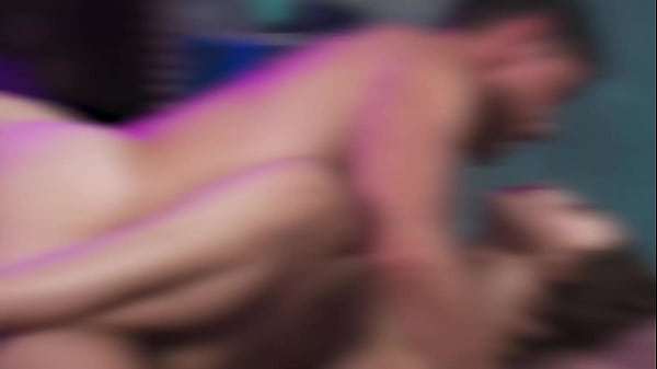 Milf Pirang Menggoda Mengumbar Nafsu Membara Dengan Adik Ipar Dalam Adu Mesra Yang Sengit
