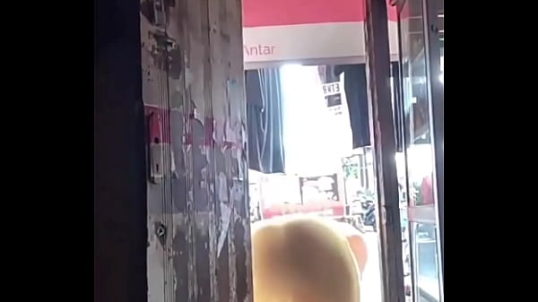 Goyangan Panas Di Terik Siang, Jemuran Baju Terlupakan Karena Hasrat Yang Meluap