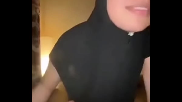 Ngesek Memek Sempit Jilbab Digeber Kontol Gede