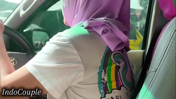 Istri Berhijab Di Jakarta Terekam Video Mesum Saat Nyetir Sambil Ngentot