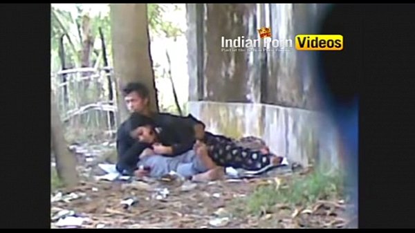 Rekaman Mesum Cewek Desi Ngentot Di Alam Terbuka Bareng Pacar – Video Bokep India