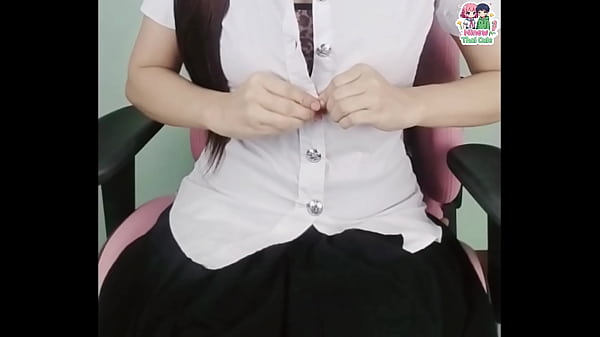 สาวนักศึกษาสวยโดนแฉคลิปโชว์เร้าใจ ใช้จู๋ปลอมเล่นใหญ่บนโต๊ะคอม