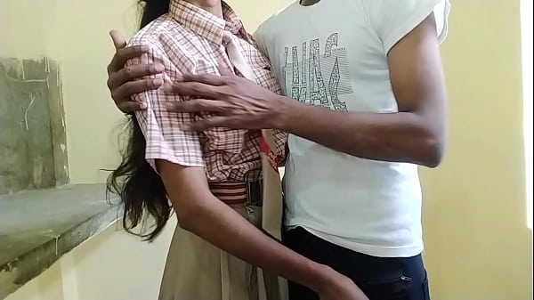 Mahasiswa Desi India Menggoyang Pacar Sekolahnya Yang 18 Tahun