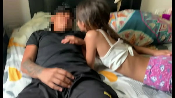 Kakak Tiri Gatal Nekat Ngentot Adik Tiri Saat Ortu Keluar Rumah – Cerita Lengkap …