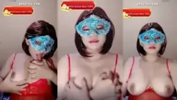 Goyang Payudara Kak Zoeyy