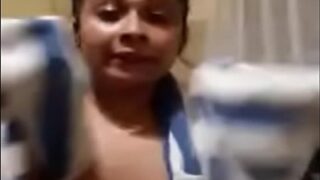 Milf Bugil Merekam Adegan Panas Di Kamar Mandi Untuk Video Porno Bangladesh