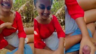 Pacar Seksi Mengocok Kontol Pacarnya Di Tempat Terbuka