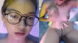 Pemilik Kacamata Nakal Bikin Meleleh Tak Tertahankan
