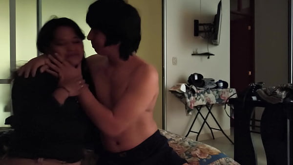 Gonta-ganti Posisi Sama Ibu Mertua Sepanjang Hari