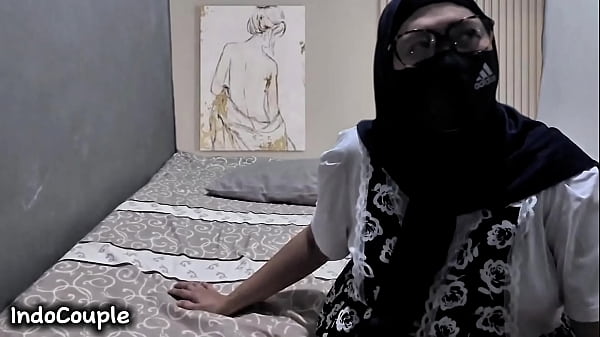 Istri Bahenol Indonesia Lagi Asyik Ngentot Anal Bareng Pacar Gelapnya