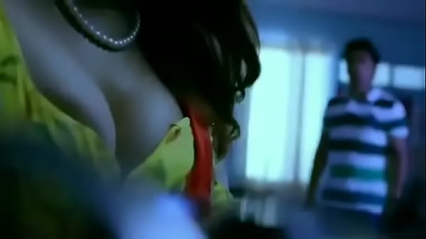 Desi Bhabhi Yang Menggoda, Rayuan Penuh Nafsu