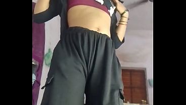 Suami Bhabhi India Ngentot Keras Memek Bhabhi Dalam Posisi Cowgirl Dengan Suara Hindi Menggairahkan