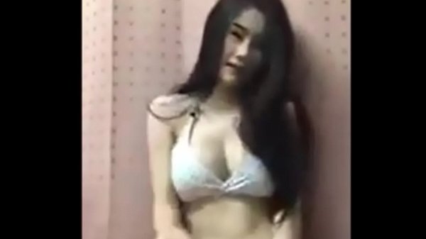 Tarian Menggoda Cewek Asia Di Live Streaming Facebook