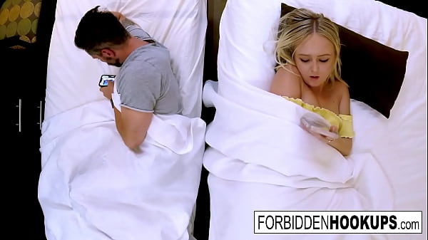Gadis Seksi Berahi Mesum Dengan Kakak Tiri Terlarang!