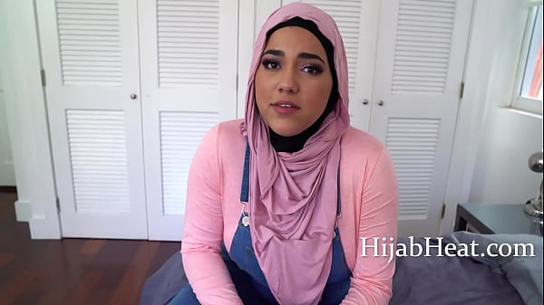 Kakak Arab Montok Menggodaku Dengan Hummus Demi Kenikmatan Lain
