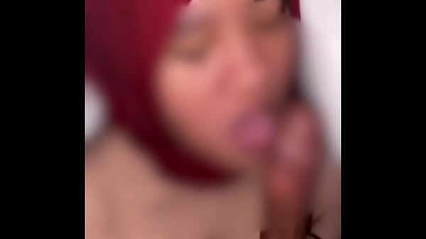 Video Panas Indonesia: Adegan Ranjang Dengan Memek Sempit, Kontol Besar, Dan Jilbab Merah Menggoda