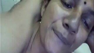 Bibi Tamil Bugil Pamer Teteknya Lewat Video Call Langsung
