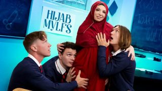 Mylfs Berjilbab – Butuh Wanita Sejati Untuk Memuaskan Tiga Kontol Sekaligus