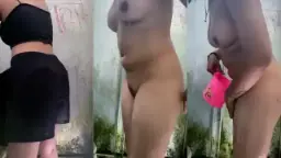 Ngeliatin Cewek Ganti Baju Di Kolam Renang, Bikin Mupeng Abis