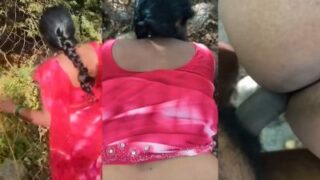 Video Mesum Desi: Wanita Desa Bercinta Liar Di Alam Terbuka – Bagian 1