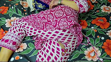 Ibu Tiri Celananya Sobek, Si Anak Tiri Langsung Ngewe Dari Belakang, Pantat Bundar Digebukin Habis.