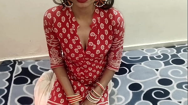 Desi Gaon Ki Bhabhi Ne Parlour Officer Ki Khulti Chut Par Laat Maari, Rishwat Na Dene Ka Badla Chod Ke Liya Taiyar