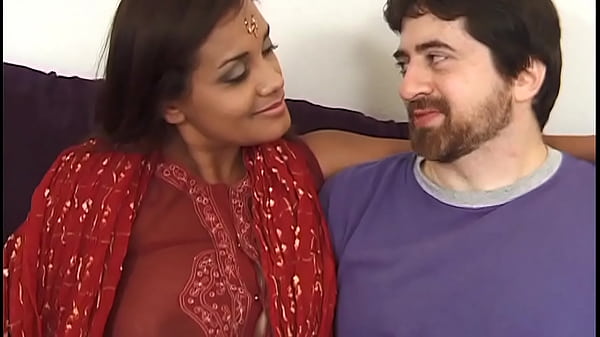 Istri Selingkuh, Bibi Shriya Ngentot Bareng Adik Tiri Dan Temannya – Suara Hindi Jernih