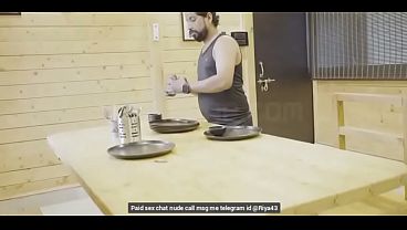 Pelayan Pribadiku: Kisah Panas Di Balik Pintu (2026)