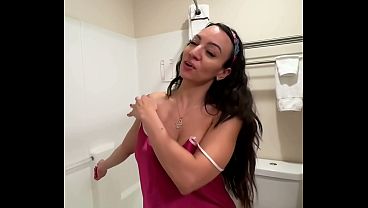 Sasha Mandi Mandi Sendirian Di Kamar Mandi Arab