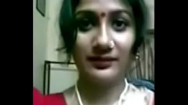 Desi Ibu Rumah Tangga Bengali Dengan Payudara Montok