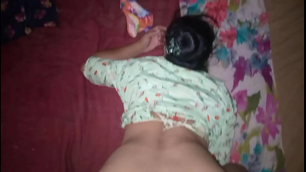 Gepengin Desi Cewek, Peluk Erat Sampe Basah, Bibir Nempel, Napas Panas.