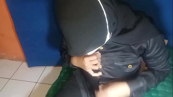 Satpam Cewek Sangean Colmek Sampai Muncrat Deras