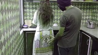Indian Desi Bhabhi Di Dapur Digaruk Sambil Masak, Suara Desahan Hot Hindi Audio