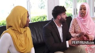 Ibu Tiri Berhijab Paksa Anak Tirinya Hamil, Biar Ayah Tirinya Yang Menghamilinya!