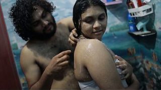 Cewek India Mandi Air Panas, Adik Tiri Ngewe Basah-basah