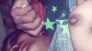Desi Cewek Mulus, Jari Ngewe Dalem-dalem