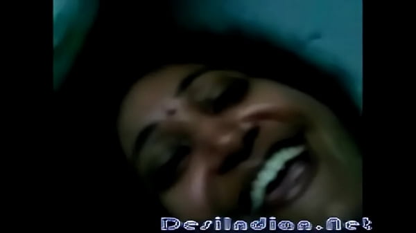 Desi Manis, Tante Telugu Bikin Meleleh