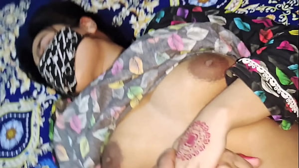 Ibu Tiriku Ngajarin Soal Ngentot, Dirty Talk Hindi, Erangan, Sex Liar.