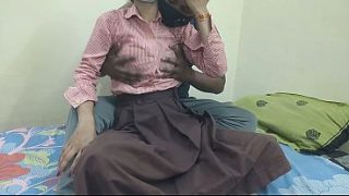Cewek Kuliahan India Digebukin Di Kamar Pacarnya, Sange Abis!
