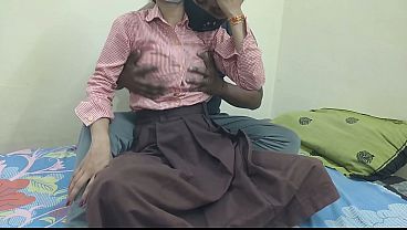 Cewek Kuliahan India Digebukin Di Kamar Pacarnya, Sange Abis!