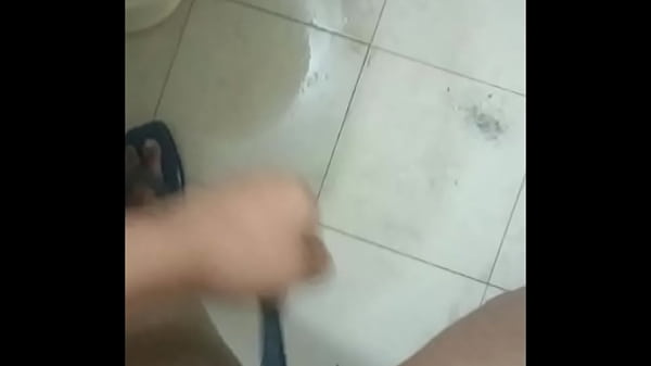 Kamar Mandi, Jari-jari Nakal, Dan Gadis Desi Basah Kuyup.