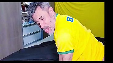 Orang Arab Datang Ke Brasil Dan Memekikan Lubang Celana Si Bapak Brasil (cuplikan)