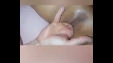 Jilat Memek Cewek Asia, Nikmatin Basahnya Sampe Muncrat.