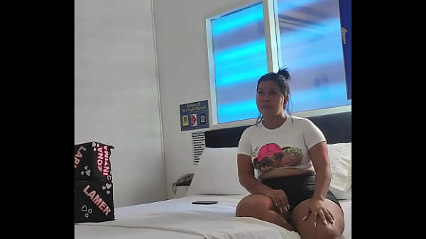 Video Mesum Menantu Tua Ngentot Sama Keponakan Tiri, Gak Nyangka Banget!