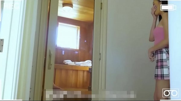 Liatin Lana Rhoades Ngintipin Kakak Tiri Lagi, Bikin Makin Panas