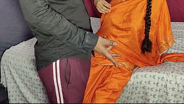 Dever Ne Desi Bhabhi Ki Chut Ki Pyaas Bujhai, Garam Ras Se Tar Kar Diya.