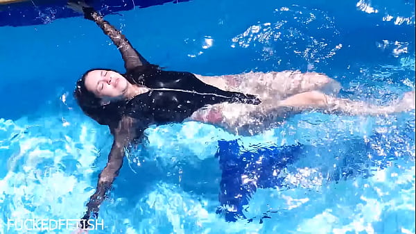 Body Jessica Bunny Basah Kuyup Di Dalam Air, Kelentitnya Berdiri Tegang Siap Digigit