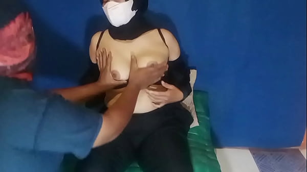 Bermain Dengan Memek Satpam Cewek Horny Pakai Mainan Sex Sampai Dia Muncrat Jago Jilmek