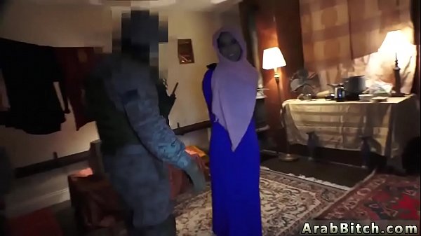 Bule Ngewe Cewek Lokal Ekor Babi, Pelayan Siap Digoyang